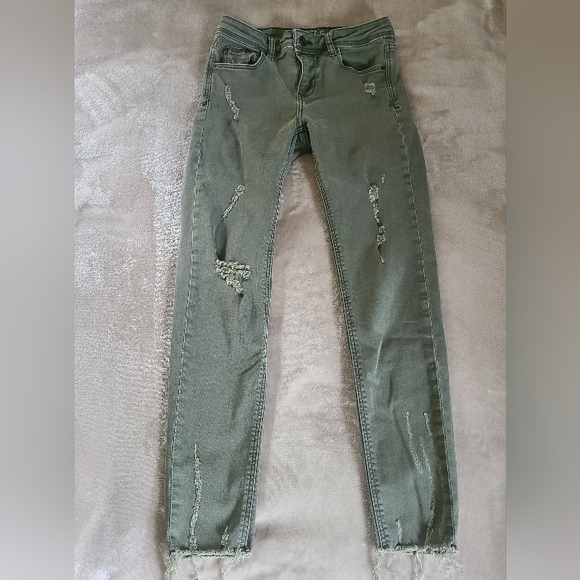 Zara Basic Denim Jeans - Picture 2 of 8